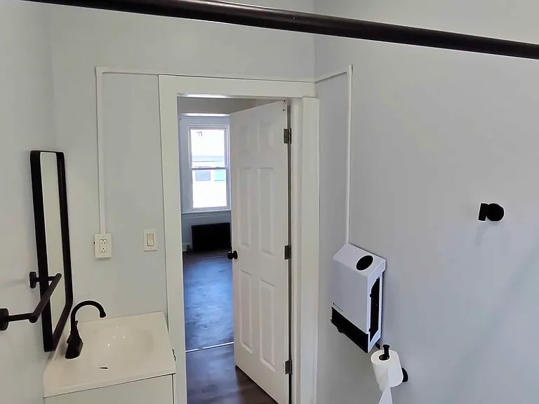 100-102 Horace St #1 — Photo 12