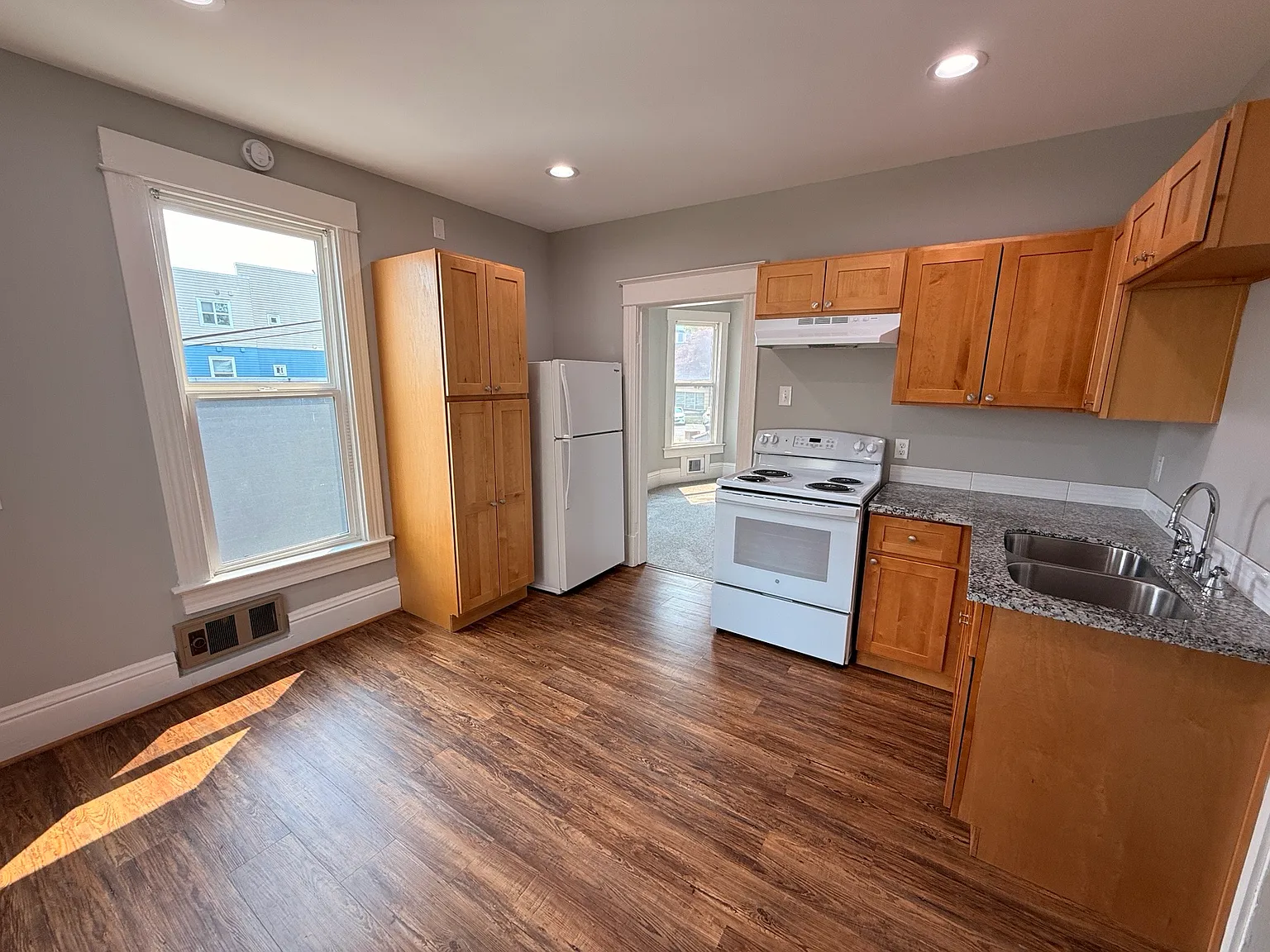 Studio, 520 sqft, $1,150 — Photo 2