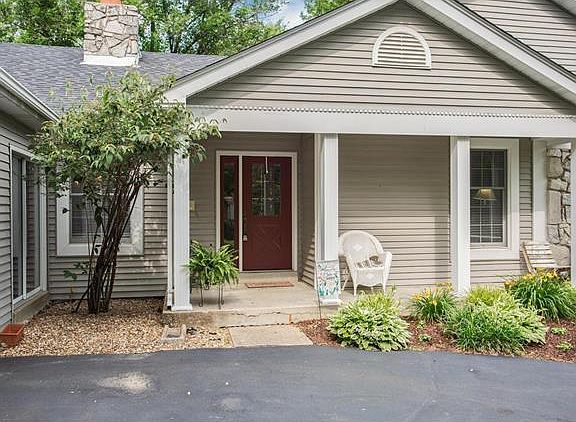 5th image of 207 Copperwood Trl