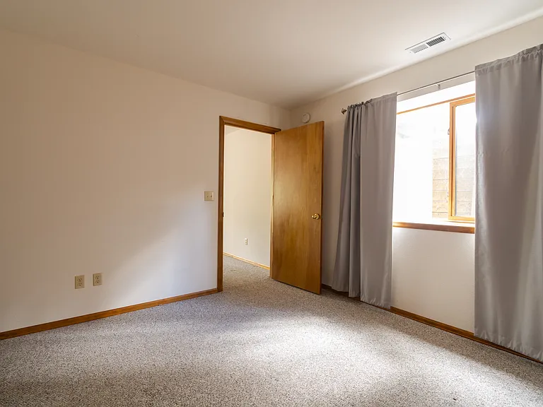 1360 Pinon Ridge Ct — Photo 30