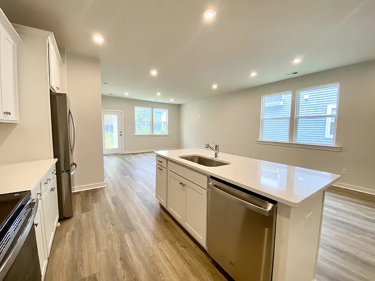 55 Lockwood Dr — Photo 10