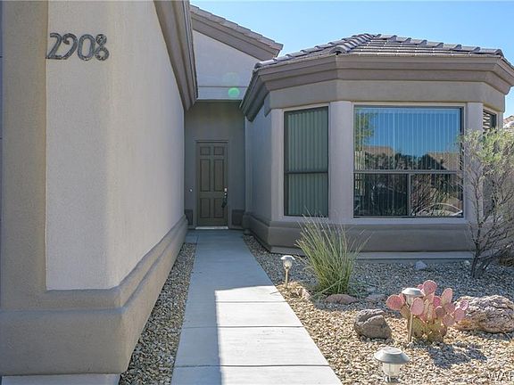 3rd image of 2908 Esmerelda Dr