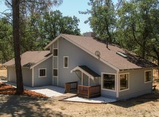 2210 Blue Oak Dr, Redding, CA 96001