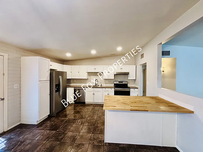 4355 E Glenn St — Photo 4