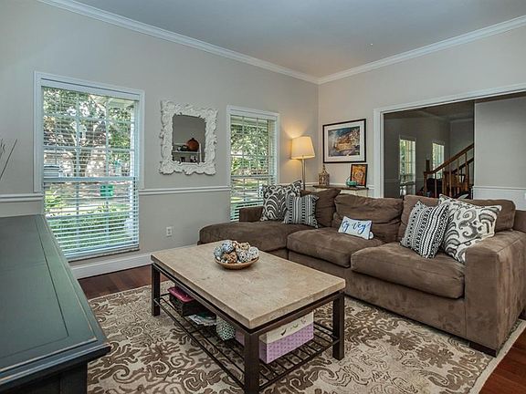 3rd image of 2718 W Terrace Dr