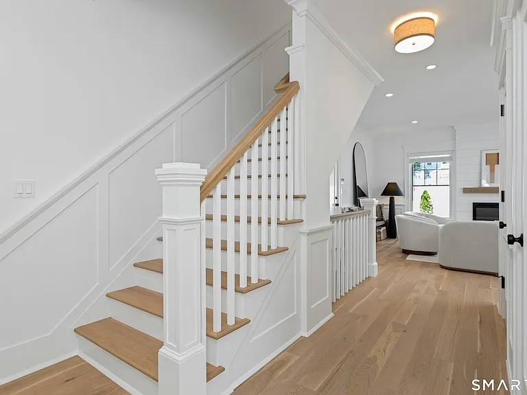 18 Old Stamford Rd — Photo 4
