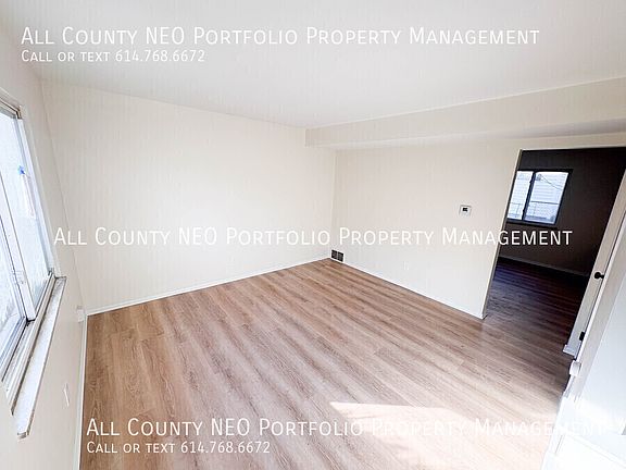 3rd image of 376 Woodland Ave Unit C