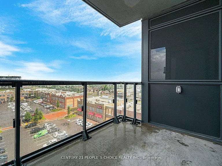 509 Dundas St W #711 — Photo 35