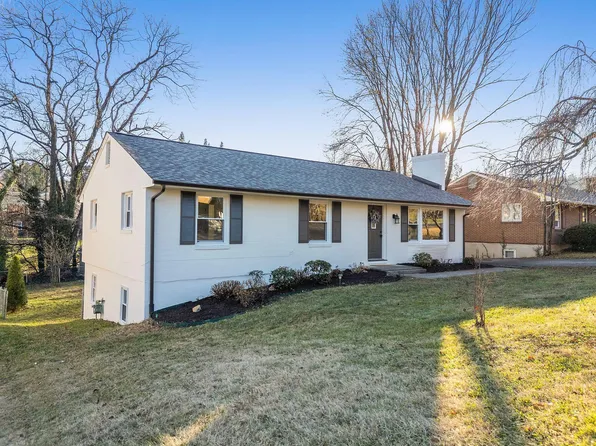2974 Penn Forest Blvd, Roanoke, VA 24018