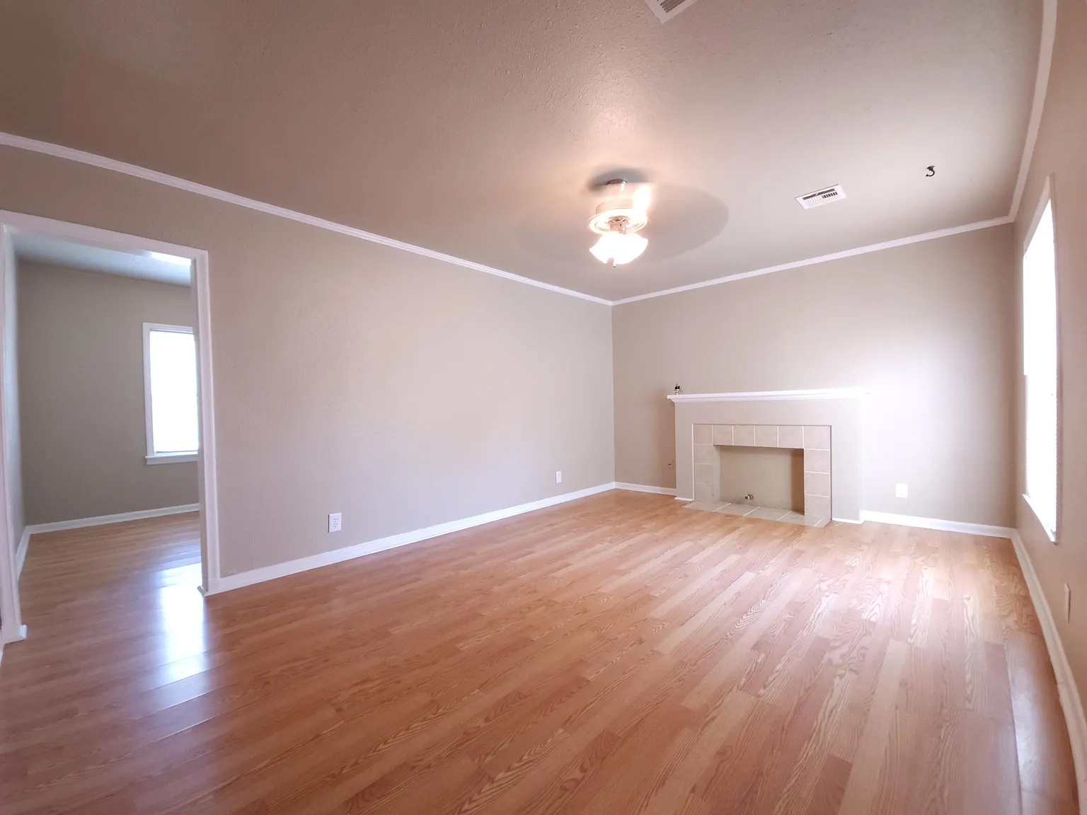 2 bed, 848 sqft, $1,150 — Photo 2