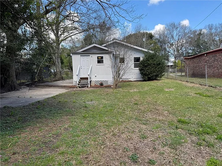 2853 Josephine St — Photo 14