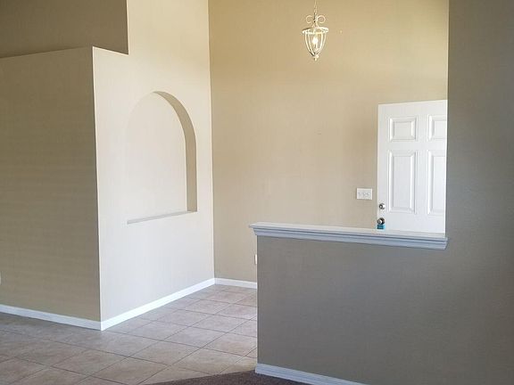 3rd image of 728 Delancey Dr