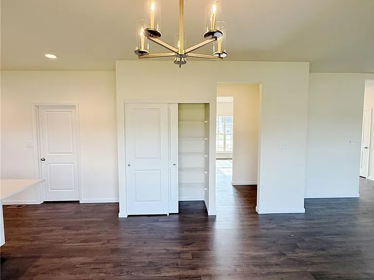 302 Windmill View Ct — Photo 18