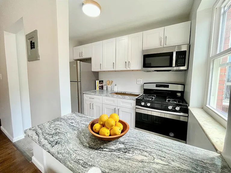 Oak Ridge Apartments — Photo 12