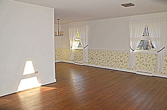 3rd image of 2140 Montrose Ave