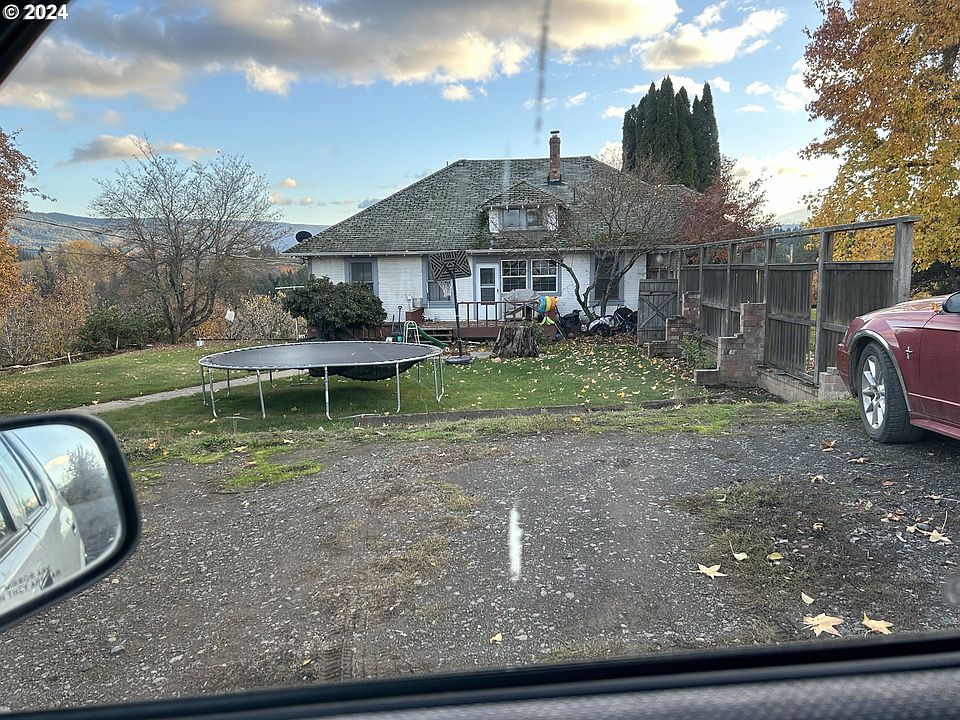 2nd image of 1925 Pioneer Rd