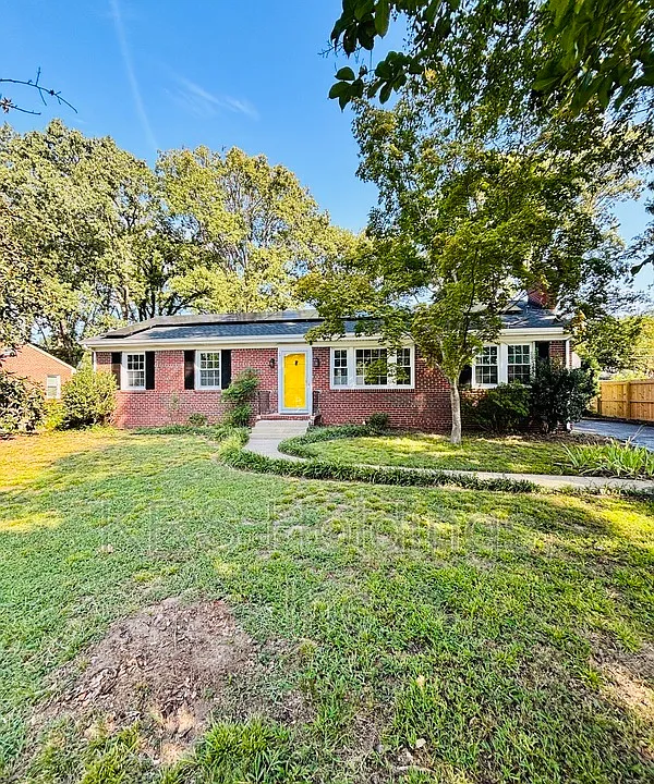 8810 Avalon Dr
