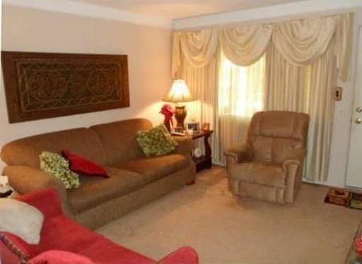 3rd image of 1275 Wellesley Dr