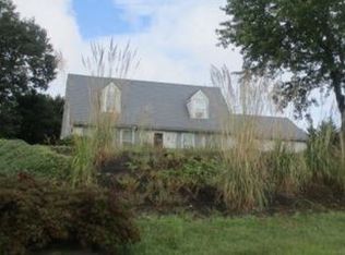 325 Hillcrest Dr, New Cumberland, PA 17070