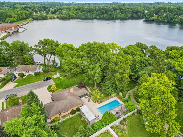 617 S Mechanic St, Berrien Springs, MI 49103