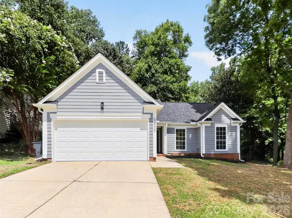 5800 Pennycross Ln, Charlotte, NC 28216