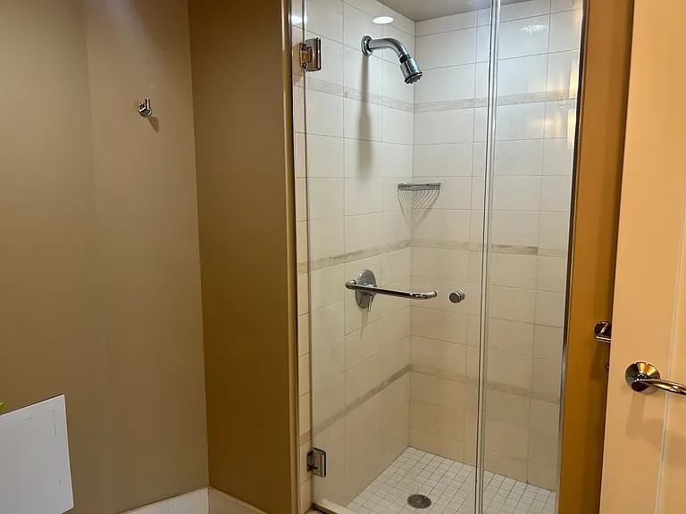 1177 Queen St #1906 — Photo 10