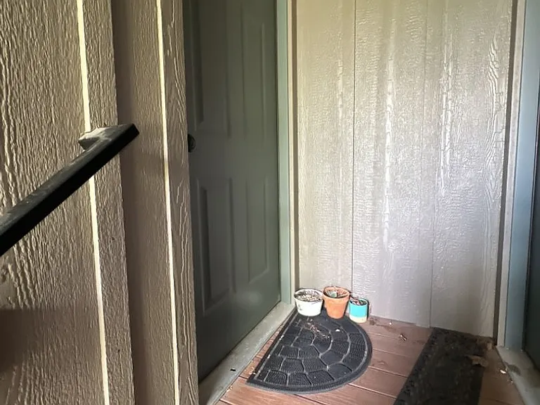 520 Hickory St — Photo 2