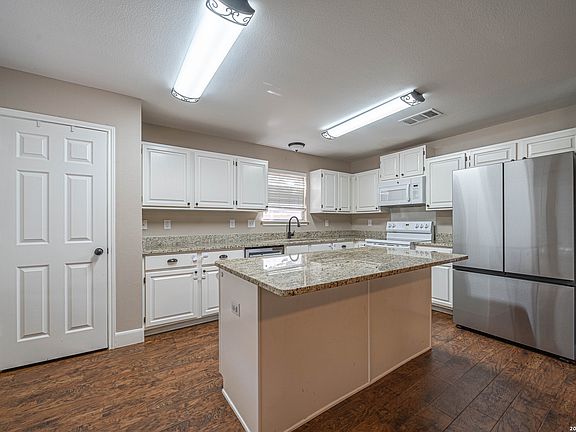 5th image of 3620 Prairie Ln