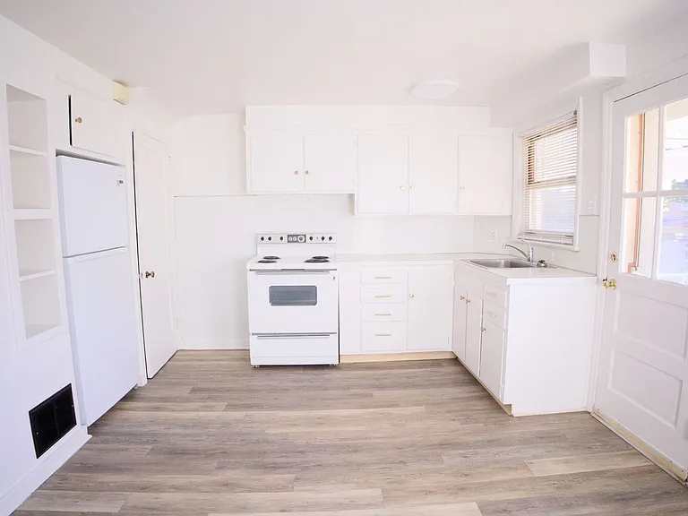 834 Wabank St — Photo 10