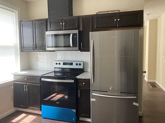 2nd image of 802 Kelton Ave #802
