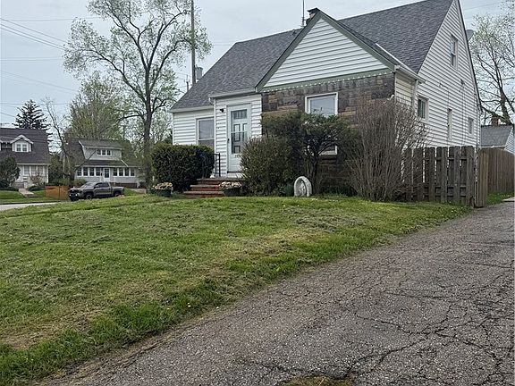 2nd image of 18011 Windward Rd