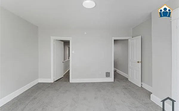 14 N Peach St — Photo 6