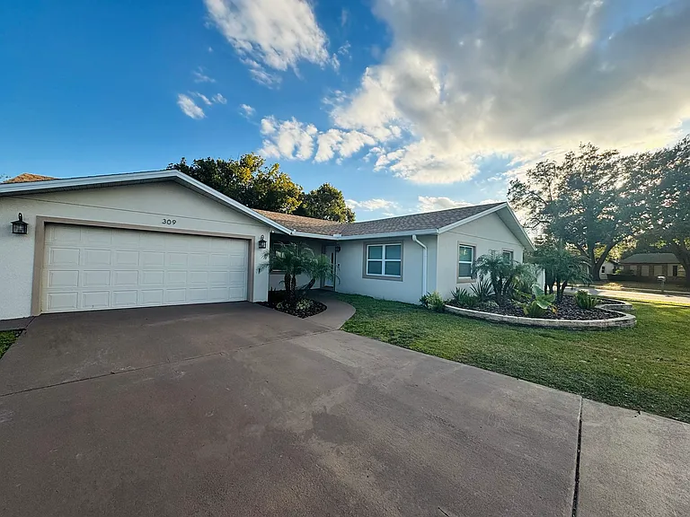 309 Madeira Ave — Photo 18