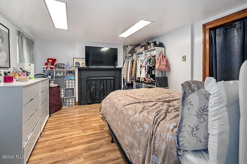 5th image of 321 Washington Avenue