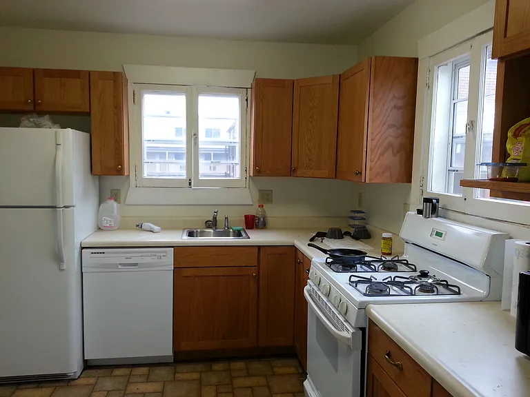 224 1/2 S Linn St — Photo 11
