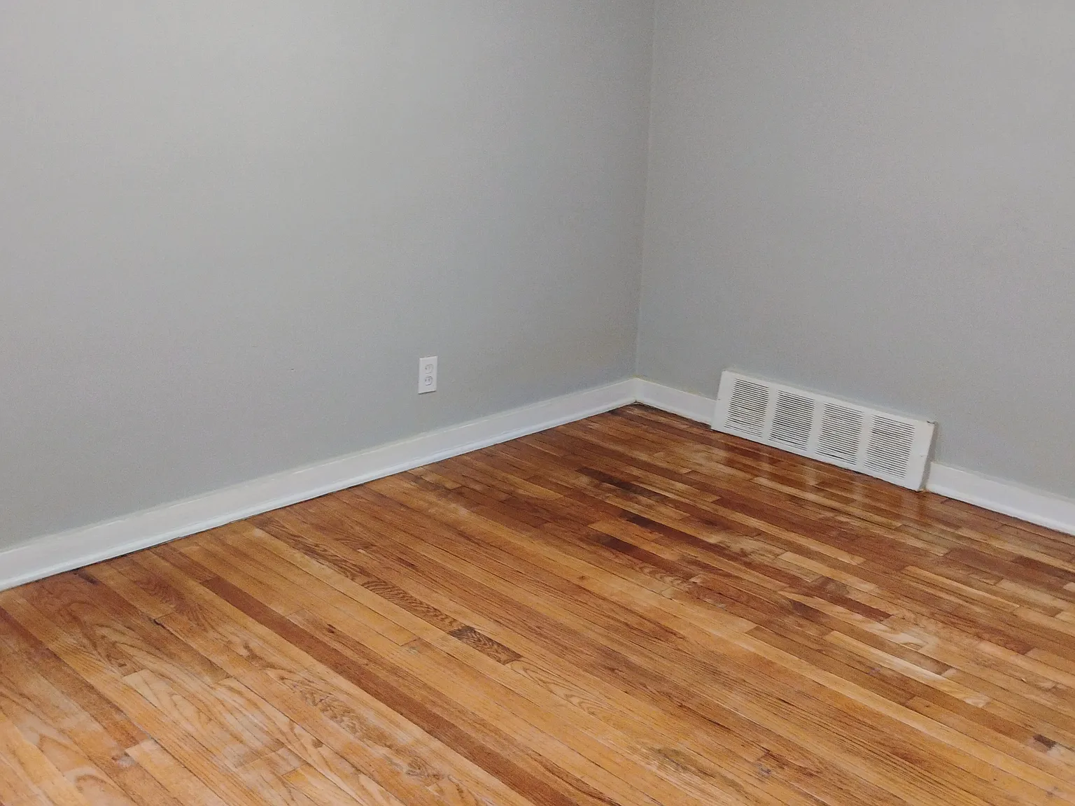 3 bed, 1000 sqft, $1,275 — Photo 4