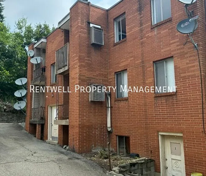 1441 Fairmont St #2 — Photo 11