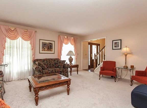 5th image of 1010 Montclair Cir