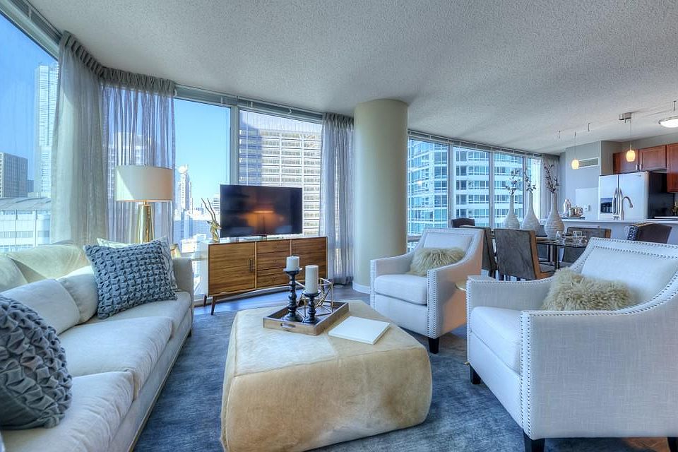 1st image of 215 E Ohio St #306