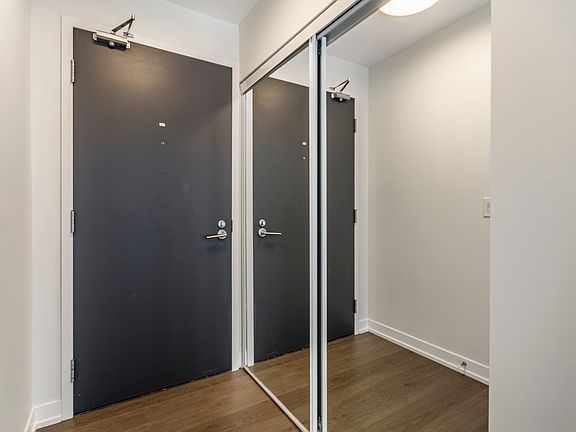 5th image of 105 George St #713