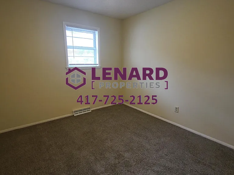 1361 E Gretna St — Photo 12