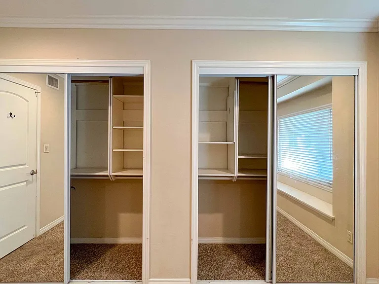 5635 Urban Dr — Photo 2