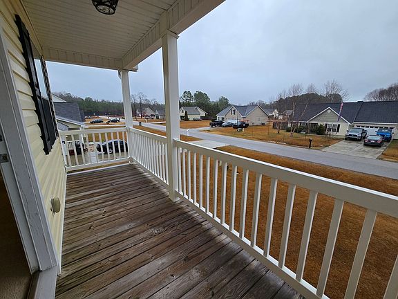 3rd image of 126 Carolina Oaks Cir