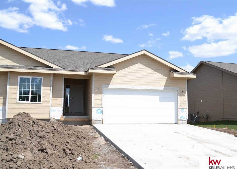 1st image of 2908 Lakeside Dr