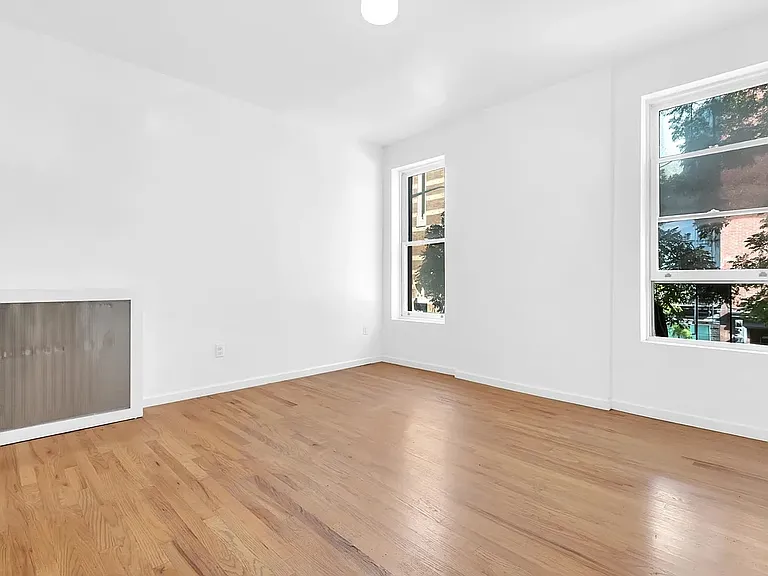 200 W 82nd St #4E — Photo 3