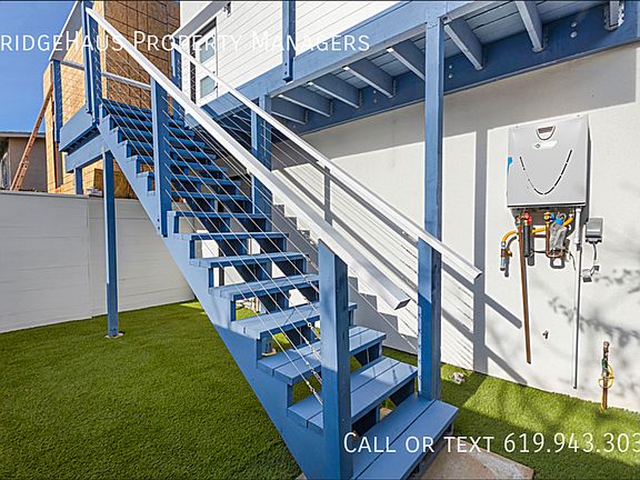 3rd image of 4656 Santa Monica Ave