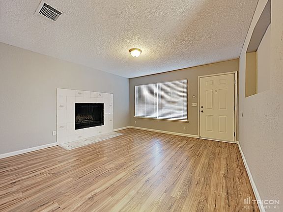 5th image of 255 De Soto Dr