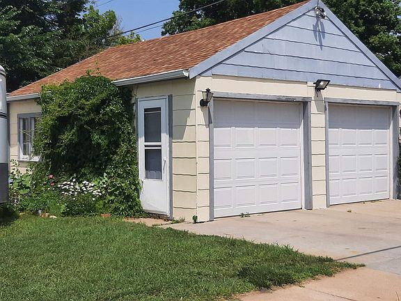 3rd image of 1701 W 2nd