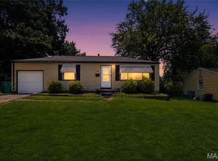 636 Science Hill Dr, Saint Louis, MO 63137
