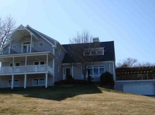 43 Annette Dr, Portsmouth, RI 02871